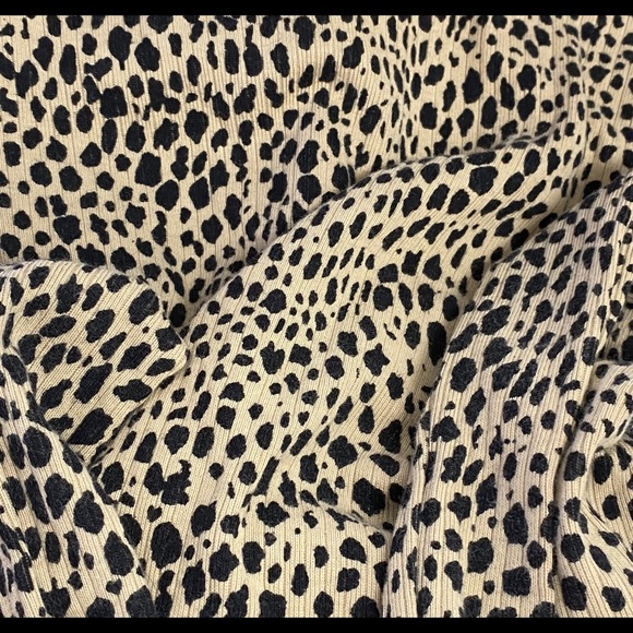 Brandy Melville Daniella CheetahLeopard Turtleneck - Picture 5 of 5